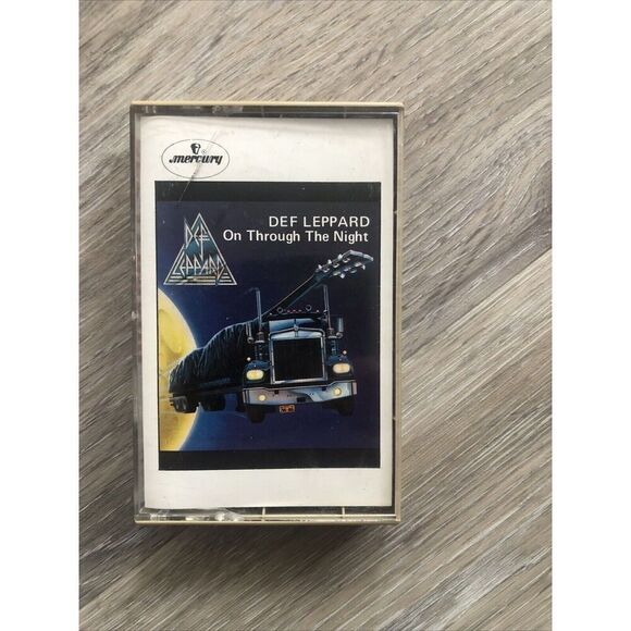 DEF LEPPARD "ON THROUGH THE NIGHT" CASSETTE TAPE 1986 ROCK MERCURY - Picture 2 of 5